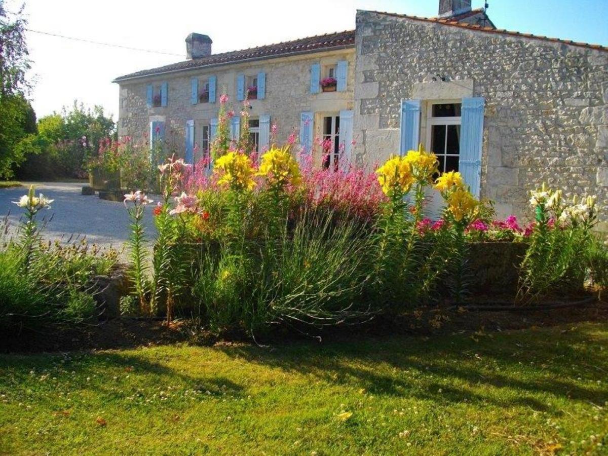Chambres D'Hotes Domaine Le Fragnaud Saint-Porchaire Zewnętrze zdjęcie
